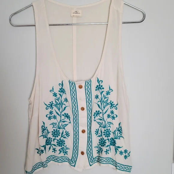 SOLD🌞80's Style O'Neill Embroidered Sleeveless Blouse - Picture 2 of 10